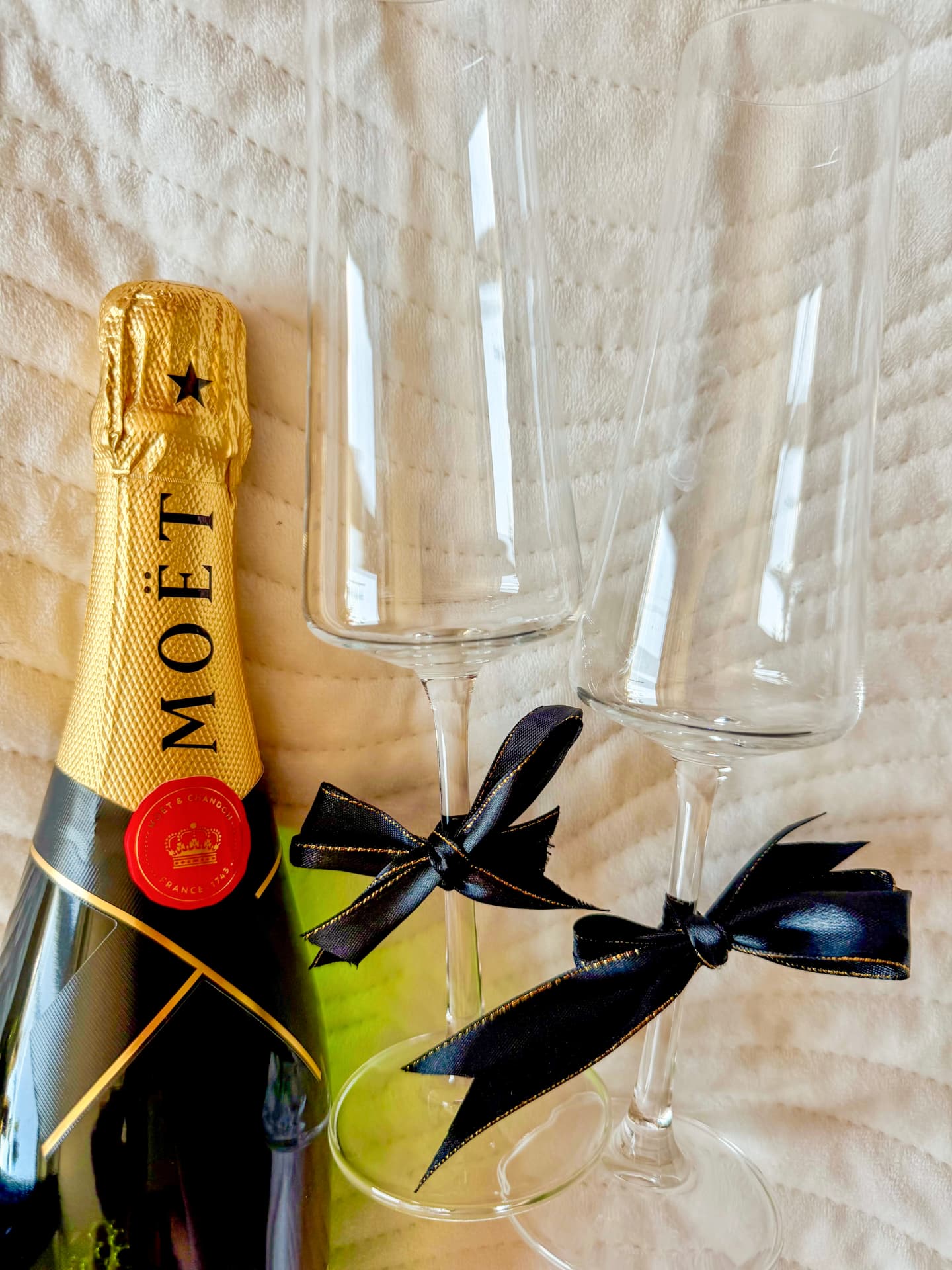 Šampaňské Moët se skleničkami